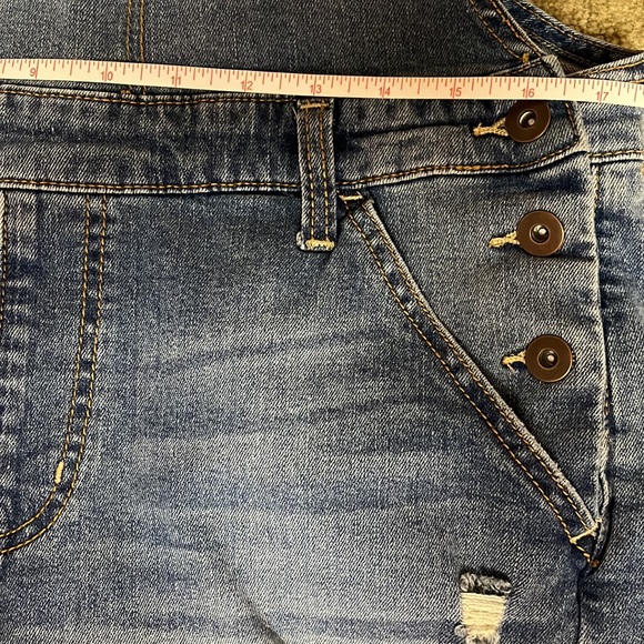 Overall Shorts Denim - Picture 8 of 11